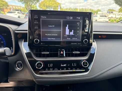 Used 2022 Toyota Corolla XSE FWD image 18