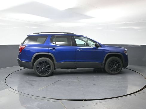 Used 2023 GMC Acadia SLE w/ Driver Convenience Package FWD image 2