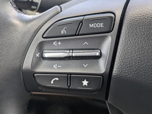 Used 2023 Hyundai Kona Limited FWD image 28