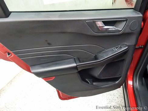 Used 2025 Ford Escape SE w/ PHEV Premium Package image 19