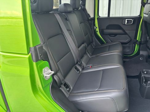 Used 2025 Jeep Gladiator Sport image 28