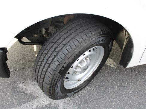 Used 2019 Nissan NV 2500 S image 21