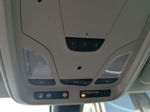 Used 2018 Chevrolet Impala Premier FWD image 23