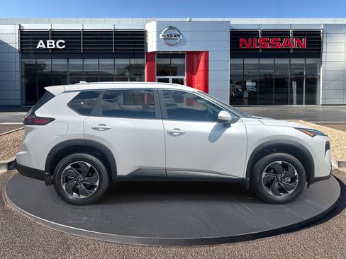 New 2026 Nissan Rogue SV w/ Cold Weather Package FWD image 4