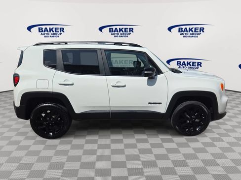 Used 2023 Jeep Renegade Altitude w/ Sun/Sound Group AWD/4WD image 2