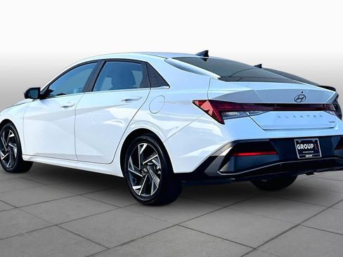 Used 2024 Hyundai Elantra Limited FWD image 12