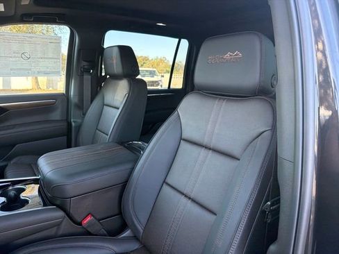 New 2026 Chevrolet Suburban High Country image 23