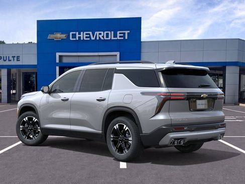 New 2027 Chevrolet Traverse LT w/ Sun and Wheel Package FWD image 3