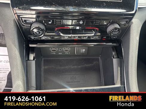 Used 2023 Jeep Grand Cherokee Altitude AWD/4WD image 22