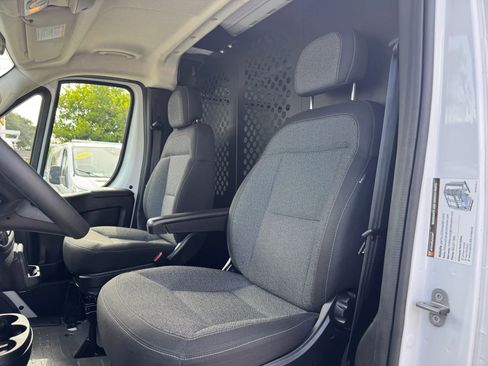 Used 2025 RAM ProMaster 2500 w/ U-Haul Equipment Group FWD image 25