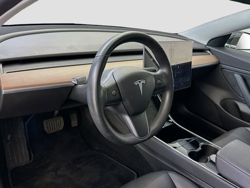 Used 2018 Tesla Model 3 Mid Range image 18