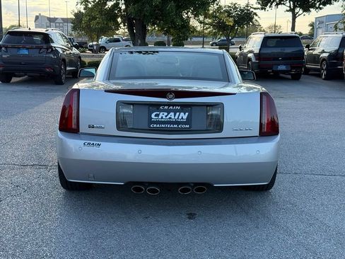 Used 2006 Cadillac XLR RWD image 6