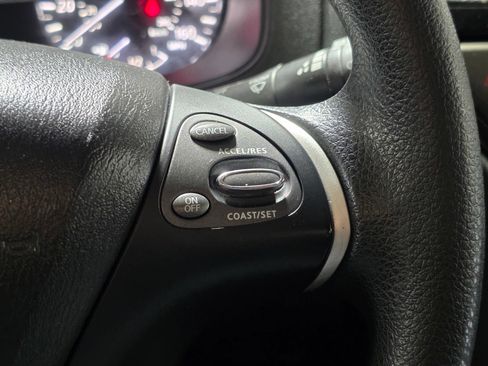 Used 2019 Nissan Pathfinder S FWD image 32