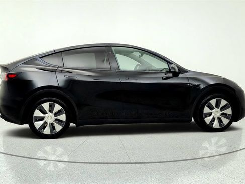 Used 2024 Tesla Model Y Long Range AWD/4WD image 4