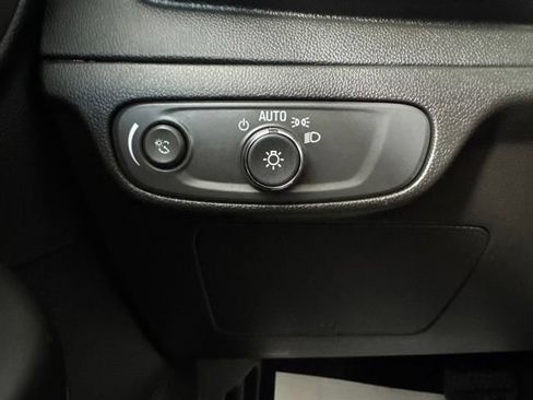 Used 2023 Chevrolet Bolt LT w/ Infotainment Package FWD image 19