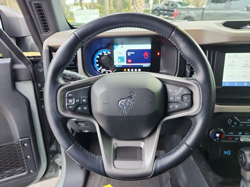 Used 2023 Ford Bronco Wildtrak image 10