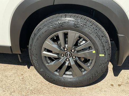 New 2026 Nissan Pathfinder SV image 8