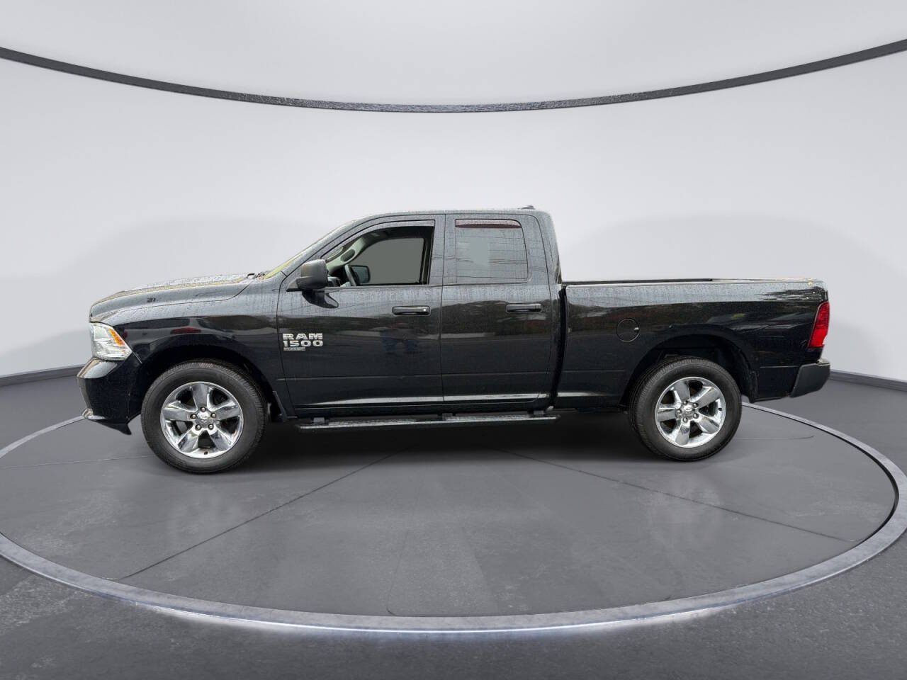 Used 2019 RAM 1500 Express w/ Express Value Package AWD/4WD image 2