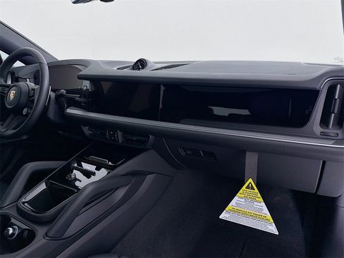 New 2026 Porsche Cayenne Coupe image 31