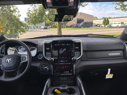 Used 2025 RAM 1500 Big Horn AWD/4WD image 28