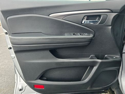 Certified 2020 Honda Ridgeline Sport image 19