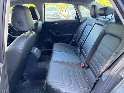 Used 2024 Volkswagen Jetta SE w/ Panoramic Sunroof Package image 22