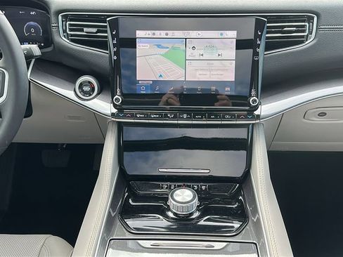 Used 2023 Jeep Wagoneer 2WD w/ Premium Group I image 11