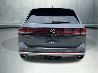 New 2025 Volkswagen Atlas Peak Edition SE