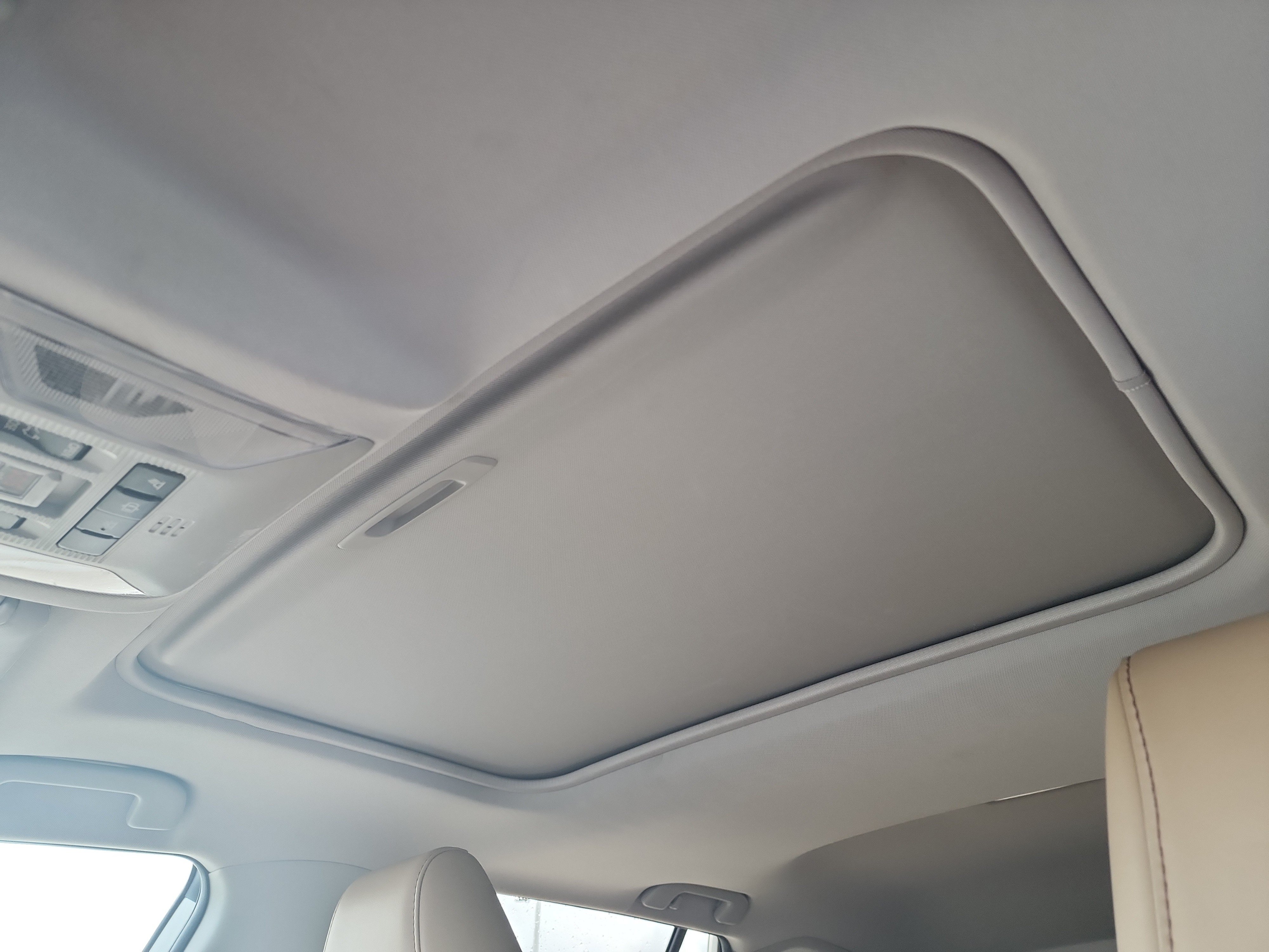 Used 2019 Toyota RAV4 XLE Premium FWD image 23