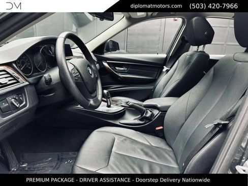 Used 2017 BMW 320i Sedan RWD image 18