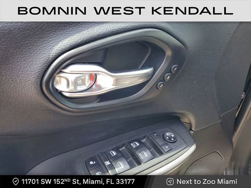 Used 2019 Jeep Cherokee Limited w/ Luxury Group image 23