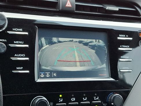 Used 2019 Toyota Camry LE w/ Convenience Package FWD image 16
