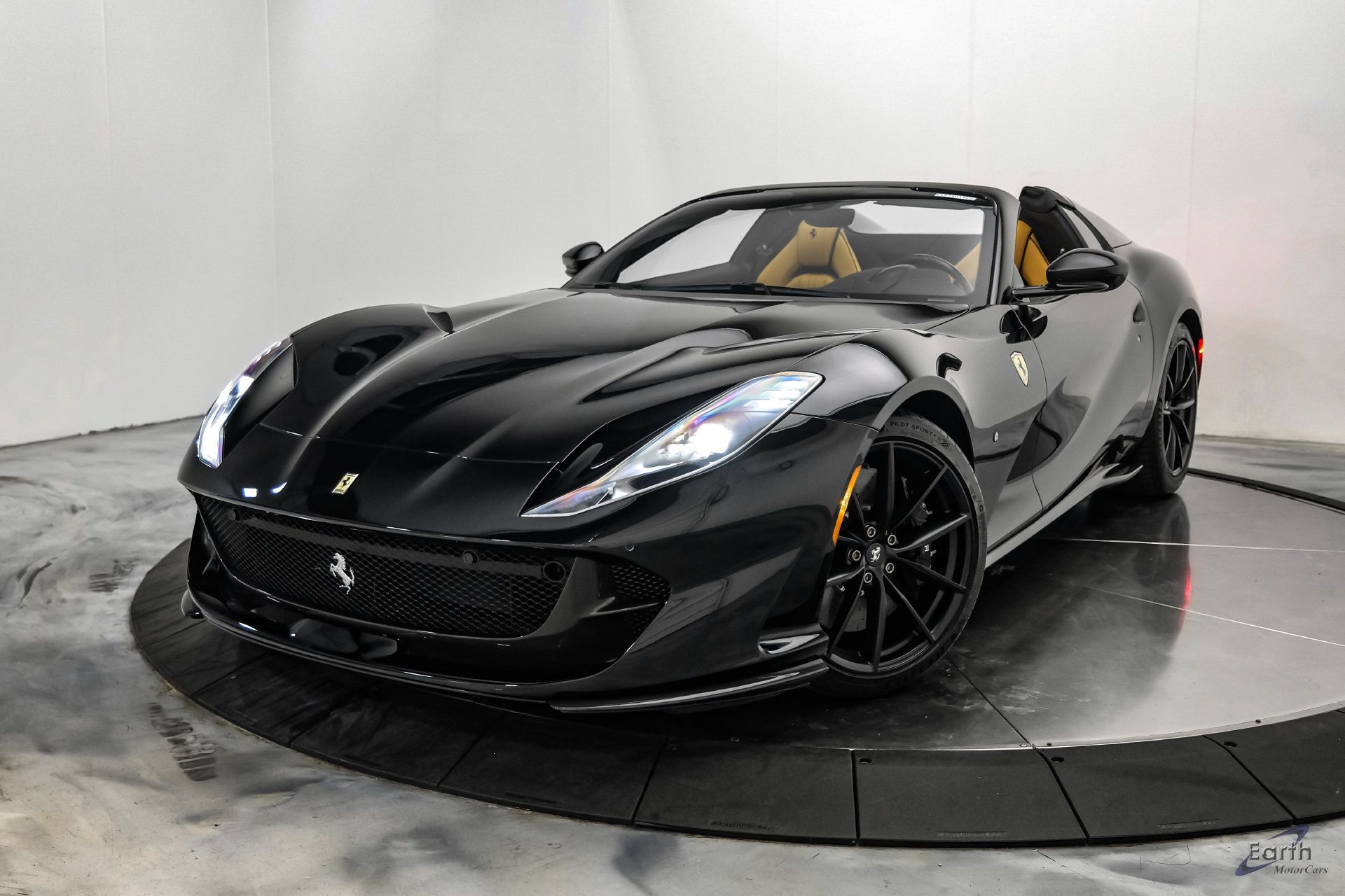 Used 2022 Ferrari 812 GTS RWD image 7