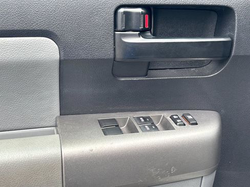 Used 2016 Toyota Sequoia SR5 RWD image 13