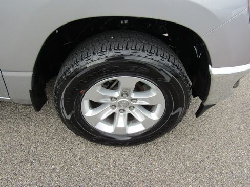 Used 2024 RAM 1500 Laramie image 13