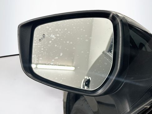 Used 2025 Nissan Versa SV FWD image 16