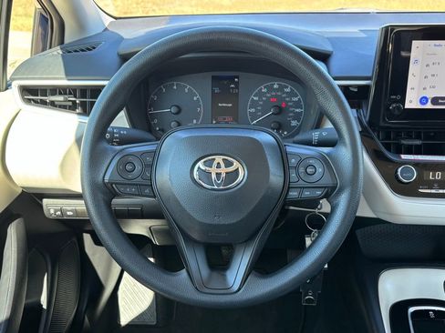 Used 2025 Toyota Corolla LE image 14