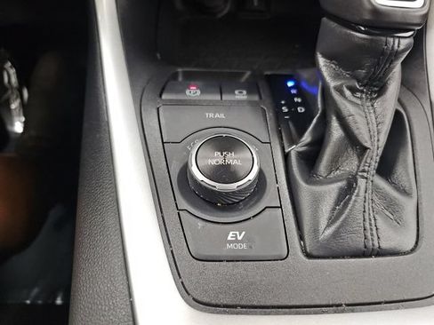 Used 2022 Toyota RAV4 XLE Premium AWD/4WD image 24