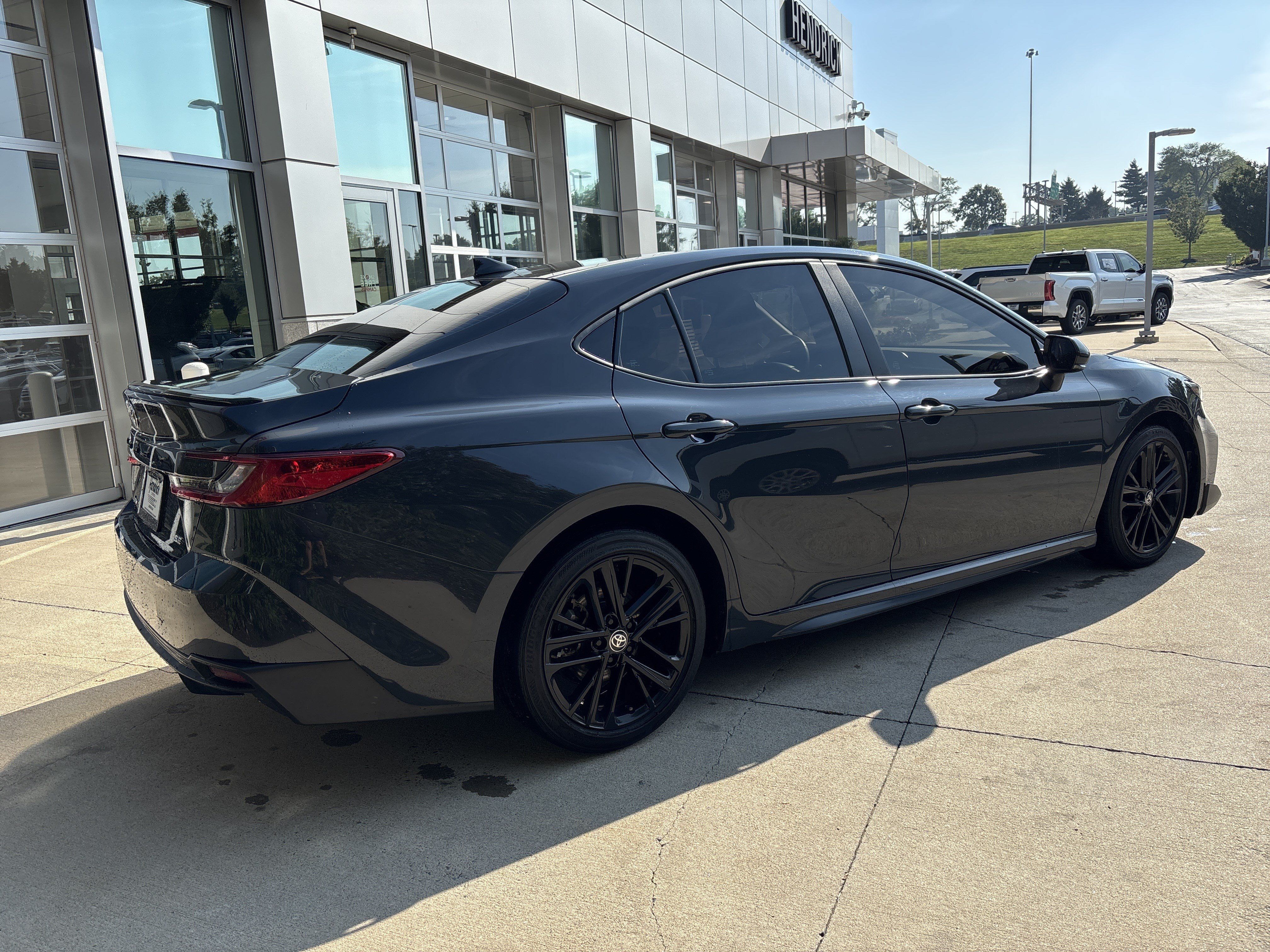Used 2025 Toyota Camry SE FWD image 6