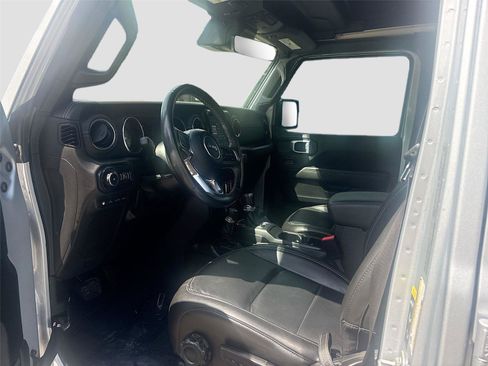 Used 2022 Jeep Wrangler Unlimited Sahara w/ Cold Weather Group AWD/4WD image 19