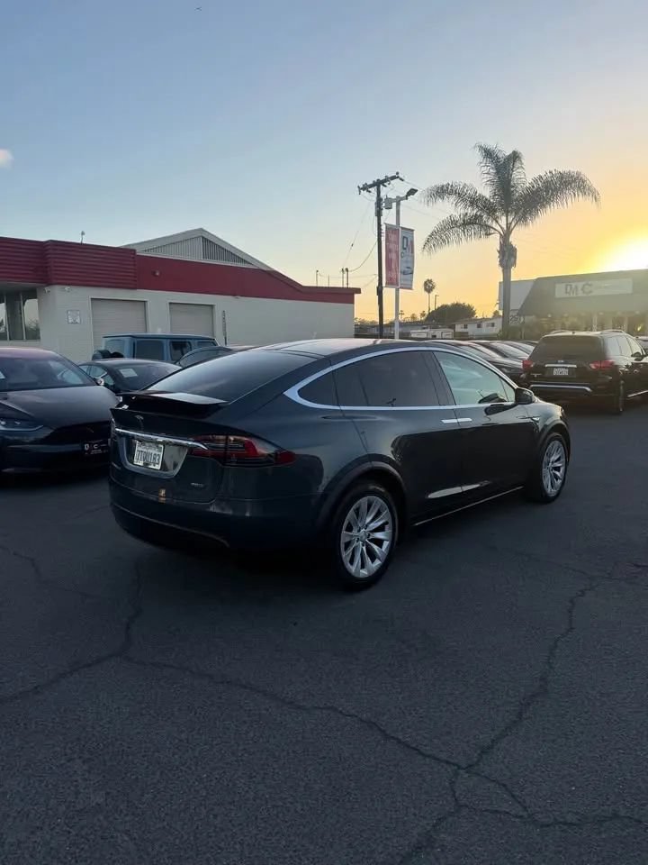Used 2016 Tesla Model X 75D AWD/4WD image 4