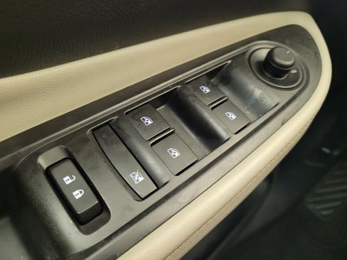 Used 2018 Buick Encore Essence w/ Experience Buick Package FWD image 27