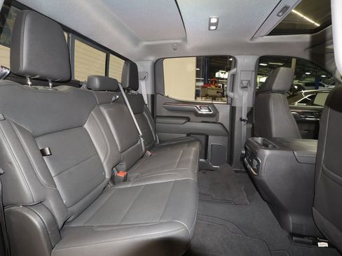 Used 2024 GMC Sierra 1500 SLT w/ SLT Premium Plus Package image 26