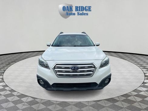 Used 2017 Subaru Outback 2.5i Premium AWD/4WD image 2