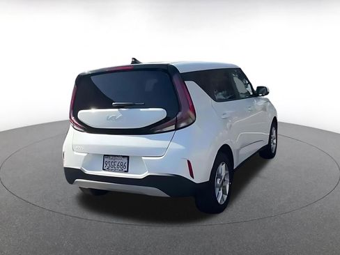 Used 2025 Kia Soul LX w/ LX Technology Package FWD image 15