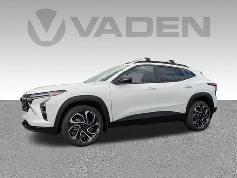 New 2026 Chevrolet Trax RS w/ Driver Confidence Package image 2