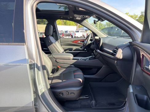 Used 2024 Chevrolet Traverse RS w/ LPO, Floor Liner Package image 34