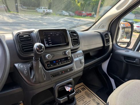 Used 2025 RAM ProMaster 3500 FWD image 11