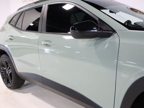 Used 2025 Chevrolet Trax ACTIV w/ Sunroof Package FWD image 9