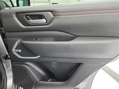 Used 2025 Nissan Armada Platinum Reserve image 54